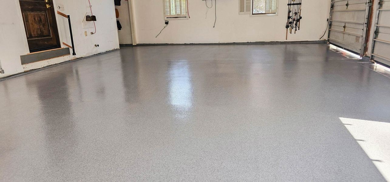 Gray flake garage floor